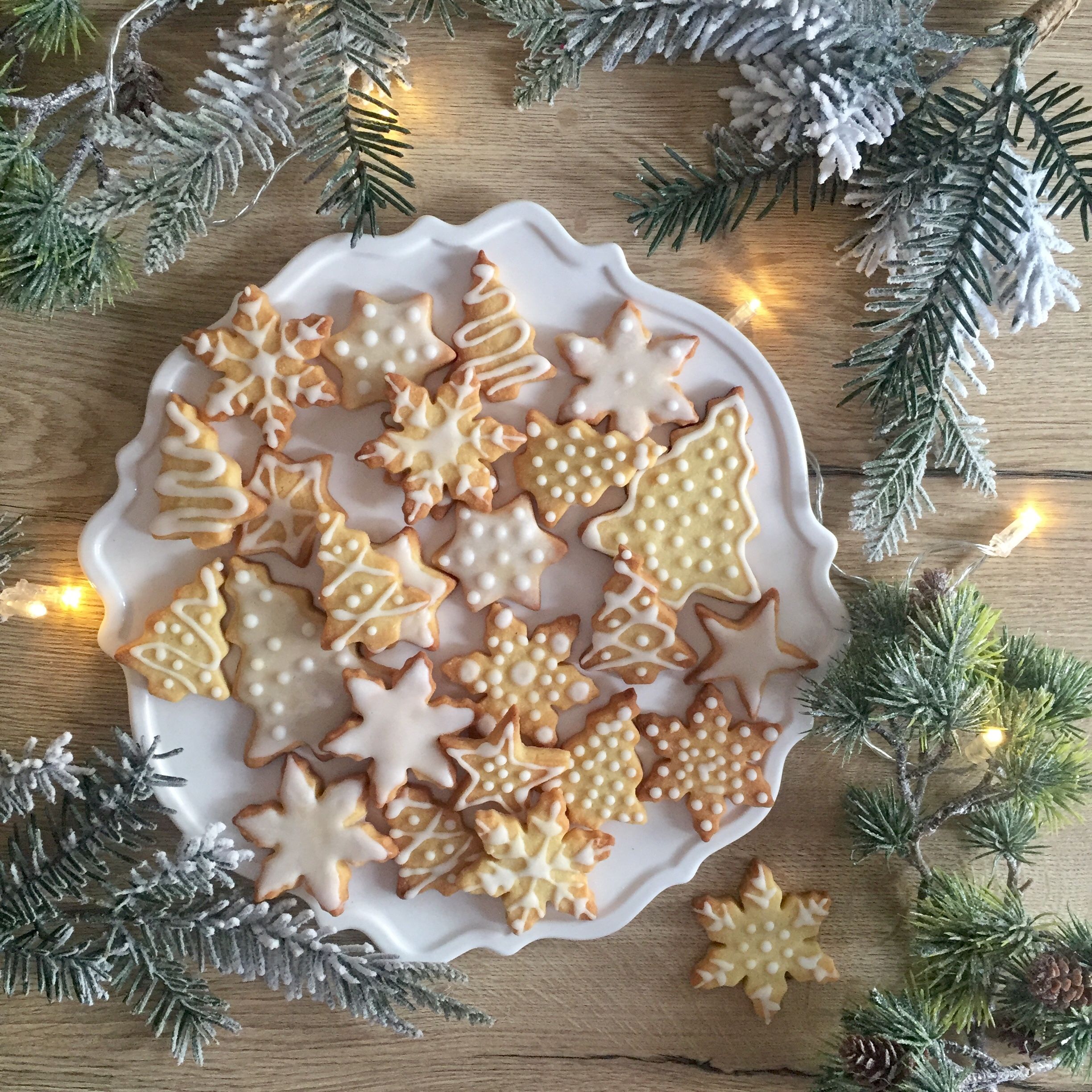 Biscotti Glassati Di Natale.Biscotti Natalizi Glassati La Cucina Di Eli